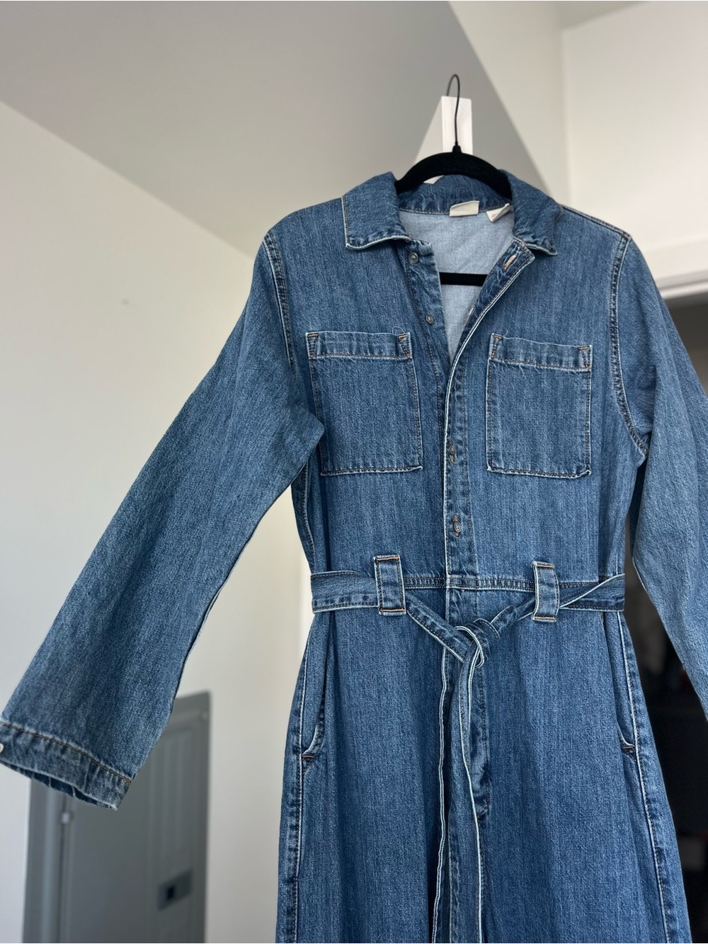 Levi's Long Sleeve Denim Jumpsuit W/ Waist Tie & Pockets Sz M - Picture 3 of 9